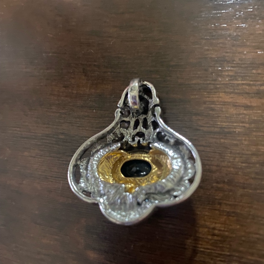Vintage-Inspired Black and Gold Pendant colgante - Picture 2 of 3
